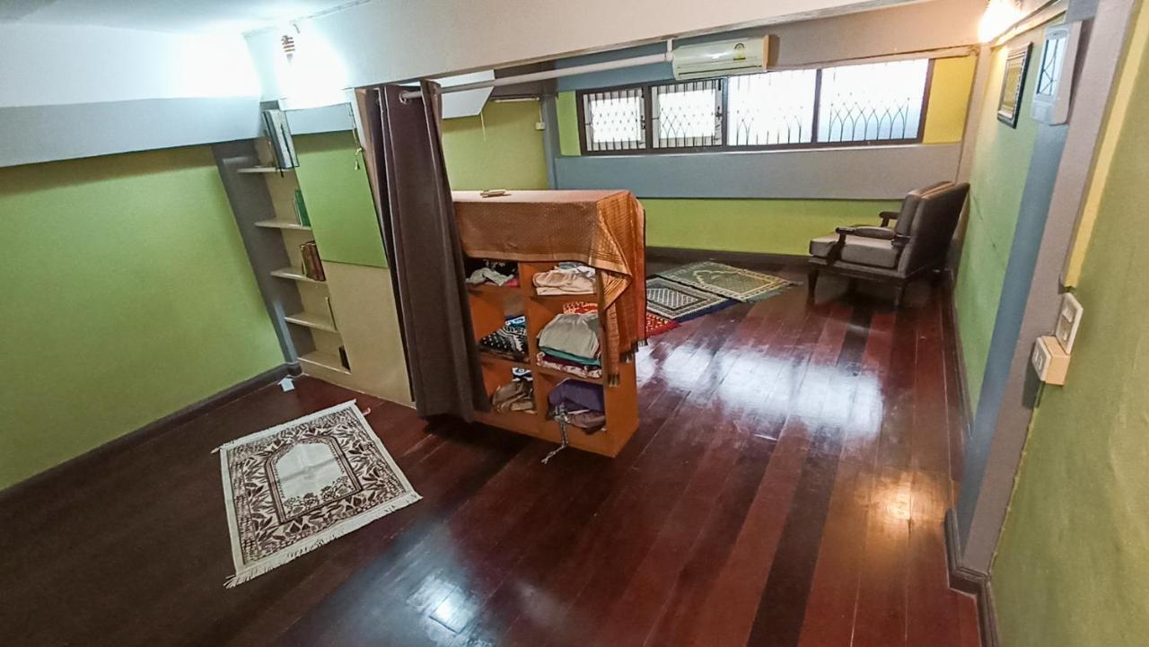Usman Halal Asrama Bangkok