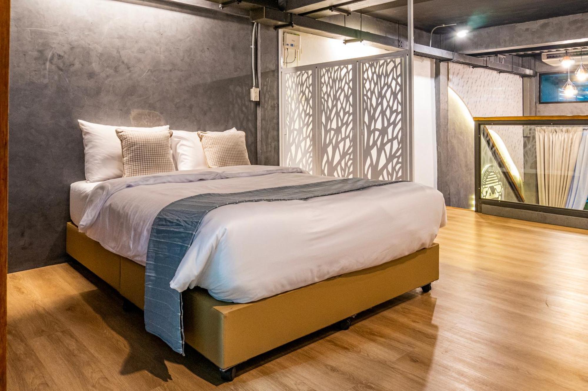 Asrama Usman Halal Bangkok